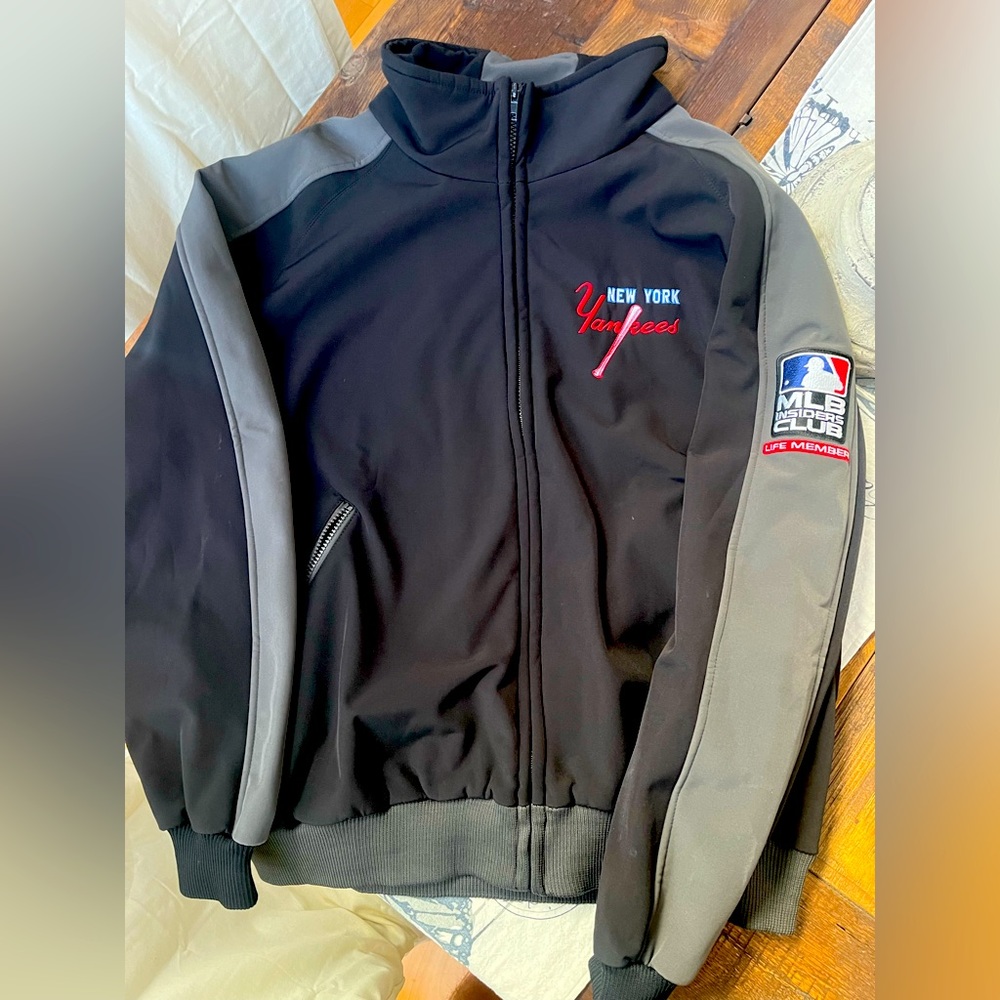 New York Yankees Jacket XXL (fits like an XL)